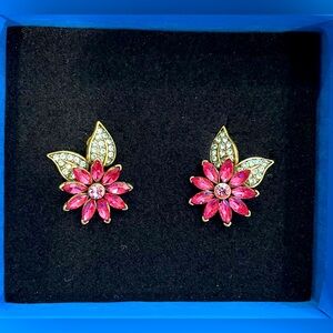 Heidi Daus “Crystal Flower “ Earrings Pink color Clip on